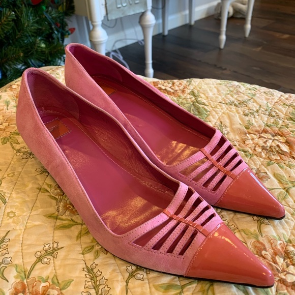 Coach Shoes - Coach beautiful pink kitten heel shoes sz 8.5